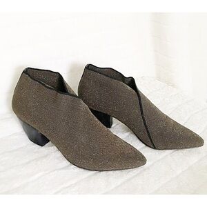 Walter Steiger Avant-Garde Mesh Booties • Black/Gold • Pointed Toe • Size 8.5B